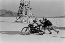 Bonneville 1948 150 mph.jpg