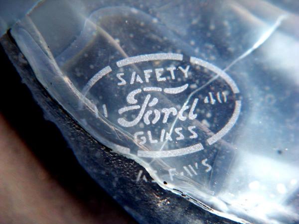 11 40 FordScriptGlass