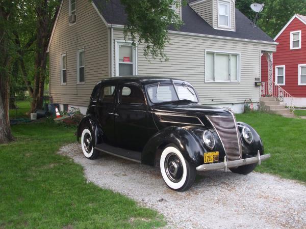 1937 Ford