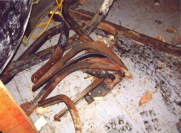B4 Assorted Rusty Bits